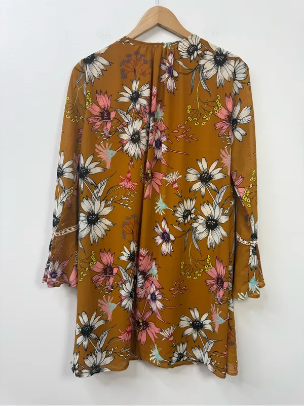 entro Mustard Floral V-Neck Mini Dress size M - Image 4
