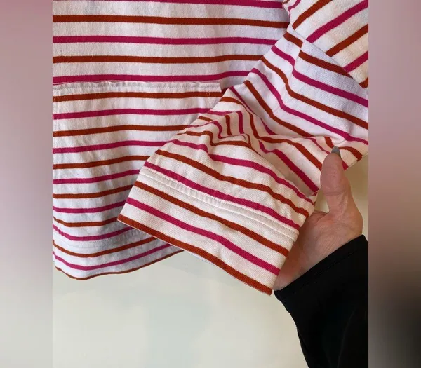 Pink and rusty red jcrew hoodie Front pocket size medium - Image 4