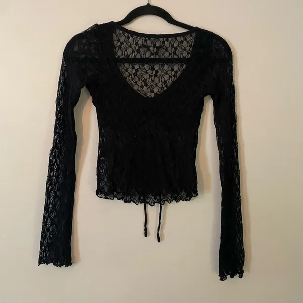Kimchi Blue Black Lace Long Sleeve Top Coquette Whimsy Fairy Women's size Medium - Image 5