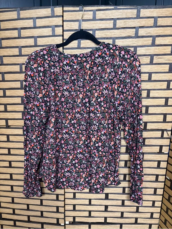 Maeve black floral top size medium - Image 2