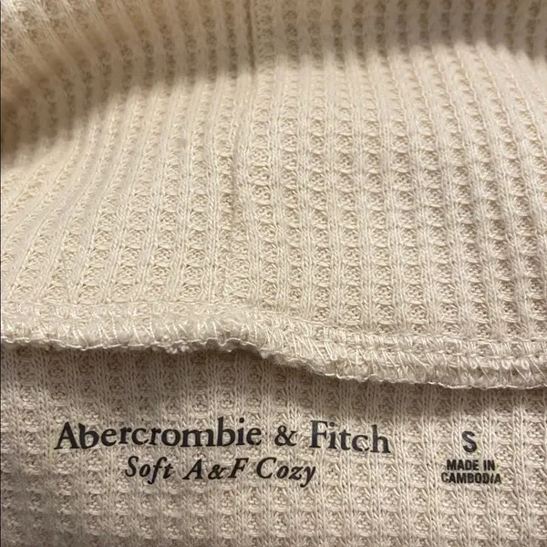 Abercrombie & Fitch A&F Relaxed Waffle Knit L/S Turtleneck Cream Top Cream SMALL - Image 2