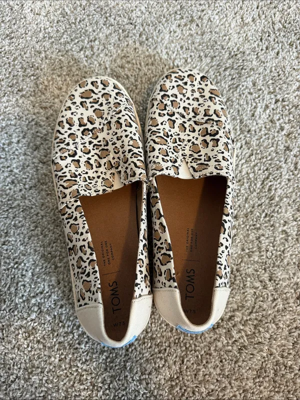 Cheetah print Tom’s Tan Size 7.5 - Image 2