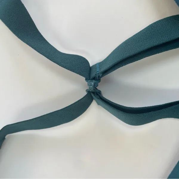 LULULEMON Fine Form Bra in Bermuda Teal Size 34DD Yoga Running Sport Seamless - Image 10