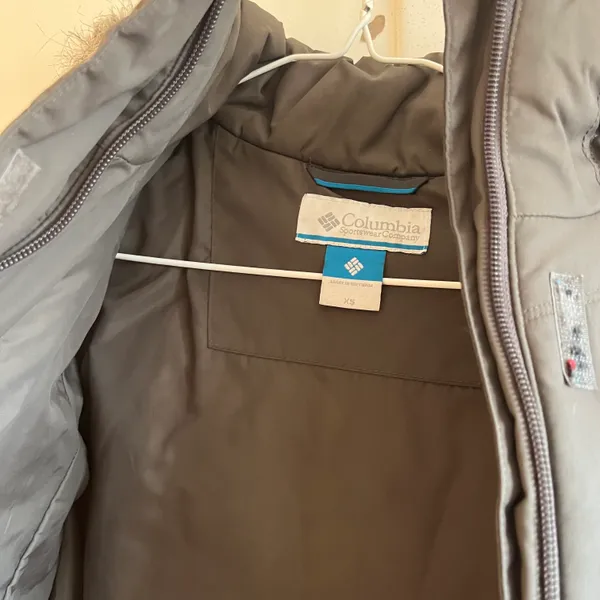Columbia Ski Jacket - Image 4