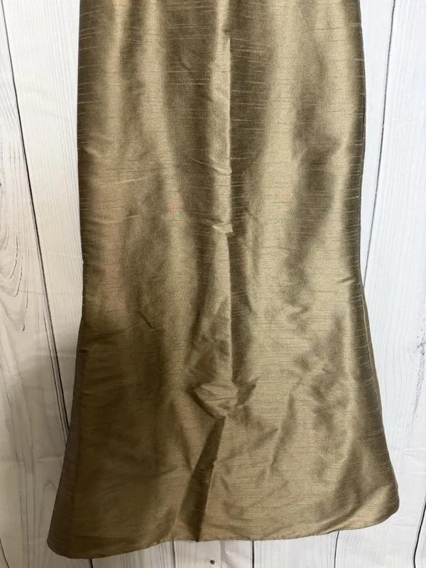 Jim Hjelm Formal Dress Sleeveless V-Neck Sz 4 Taffeta Metallic Bronze Trumpet - Image 3