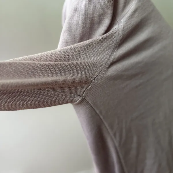 Lululemon Bring It Backbend Sweater Porcelain Pink Cashmere P2P 21” Sz 4 FLAWED - Image 15