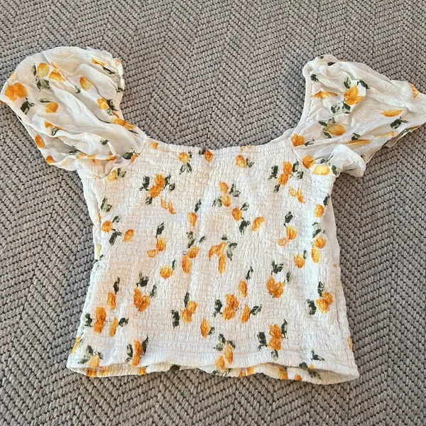 Abercrombie 🍋 crop top - Image 7
