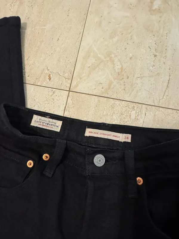 Levi’s Ribcage Straight Ankle Jeans - Image 3