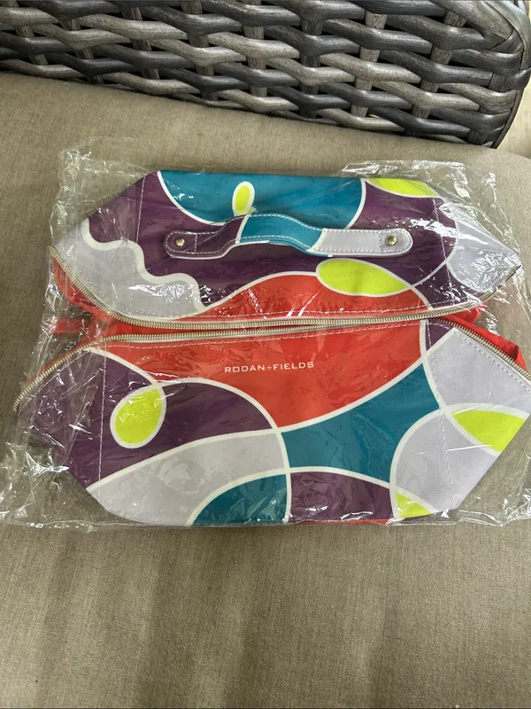 Rodan + Fields New colorful artsy travel makeup zip up cosmetic bag funky htf - Image 7