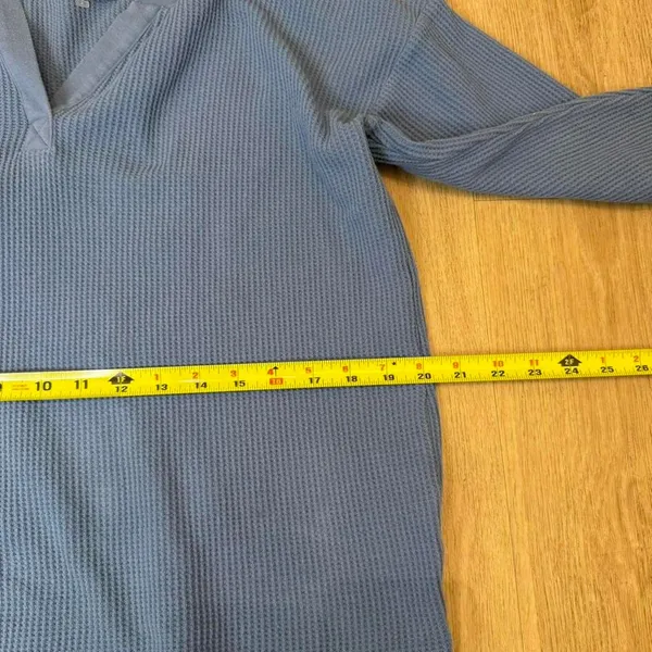 L.L.Bean waffle knit top Women's size small Blue - Image 6