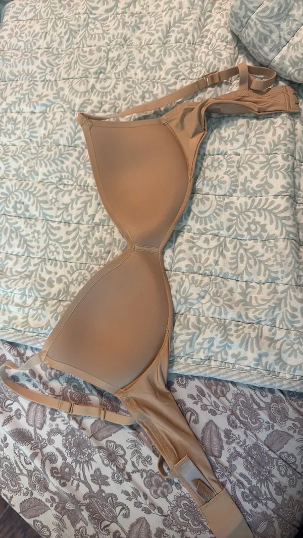 SKIMS Wireless Push-Up Bra - Image 2