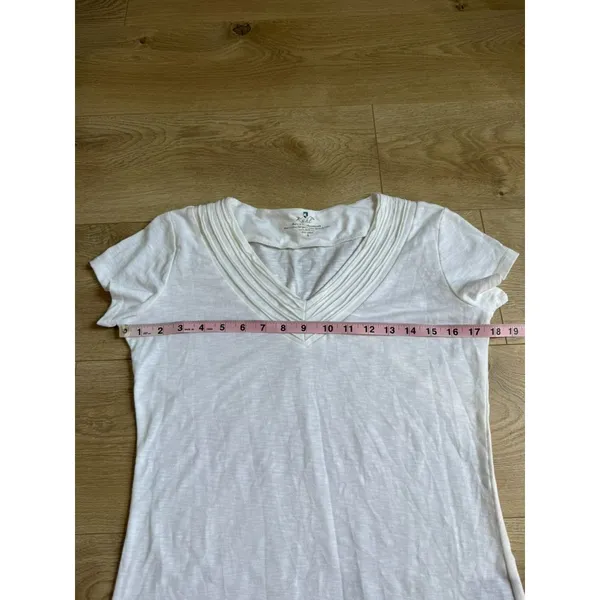 EUC Womens Kuhl Sora Short Sleeve Top white hiking outdoors lightweight size S - Image 7