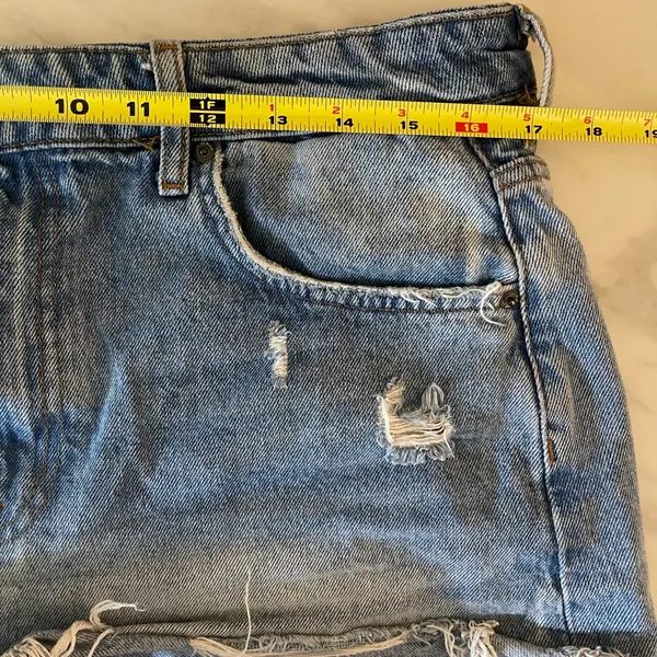 ZARA Distressed Denim Shorts Light Wash Cutoff Raw Hem Women’s US 10 - Image 5