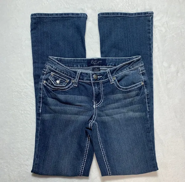Earl Jean blue embellished bootcut low rise size 5 womens - Image 5