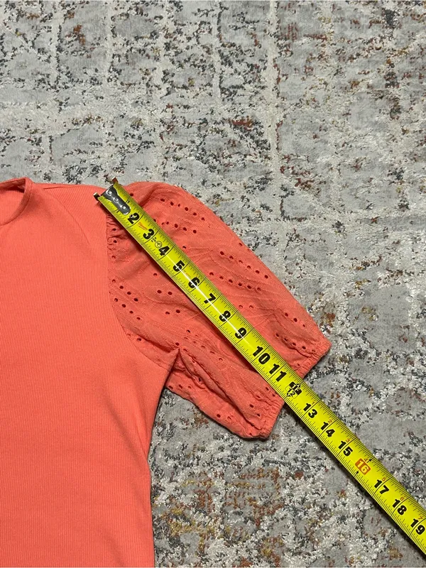 Dolan Anthropologie Coral Eyelet Puff Sleeve Blouse size XL - Image 5