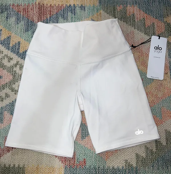 Alo Biker Shorts - Image 5