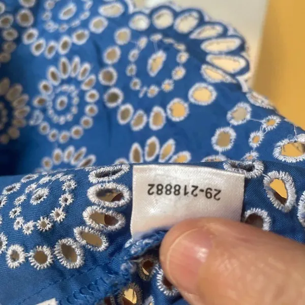 Ann Taylor Loft Top Womens Blue Blouse White Embroider Eyelet Circle Shirt Sz 10 - Image 3