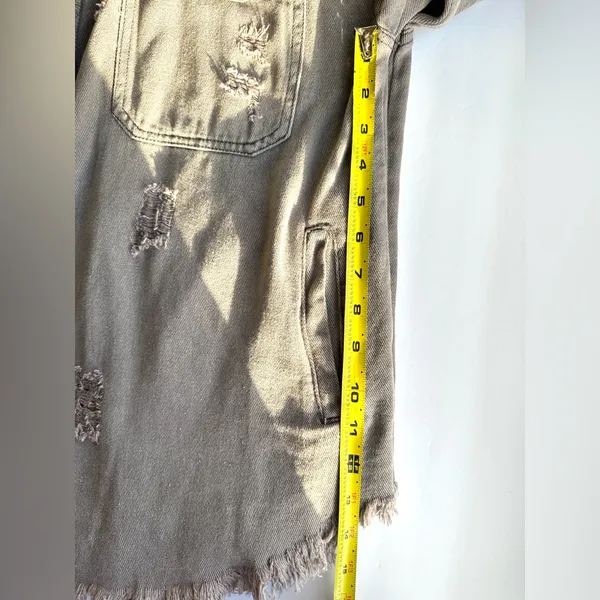 POL Women's Charcoal Distressed Fade Raw Jean Jacket Sz‎ Small Oversized Fit - Image 8