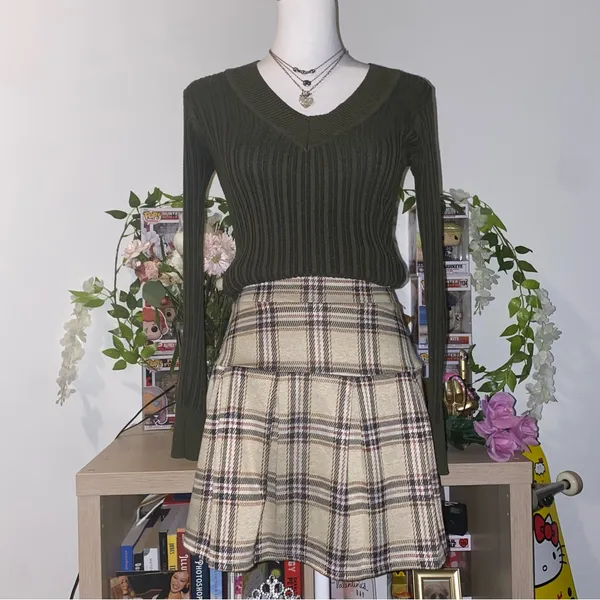 Derek Heart 90s vintage style whimsical dark academia plaid mini skirt - Image 2