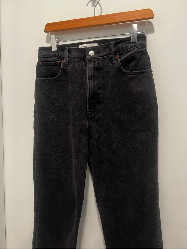 Abercrombie The 90’s Straight Ultra High Rise Jeans - Image 3