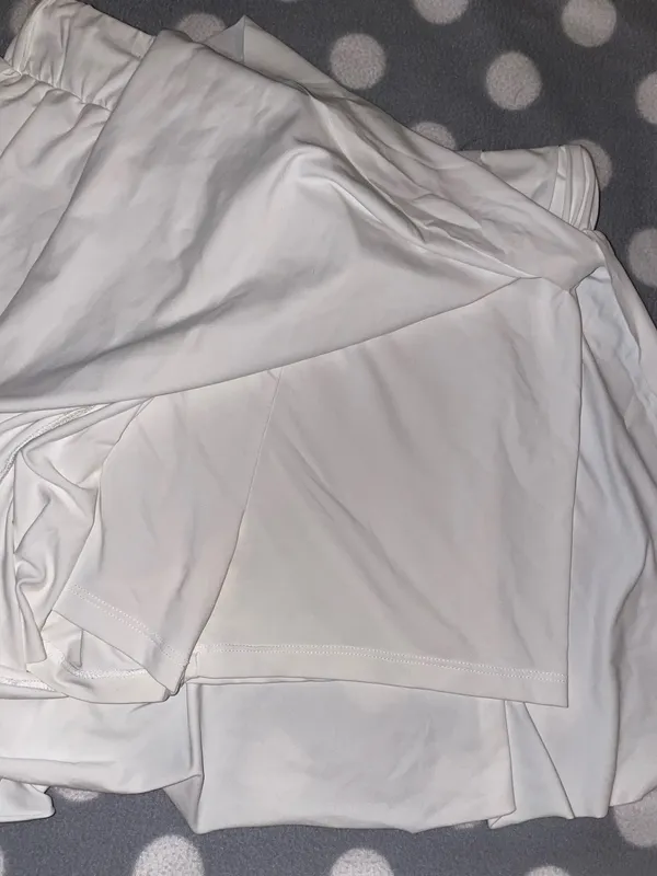 🤍 FLOWY WHITE SHORTS 🤍 - Image 2