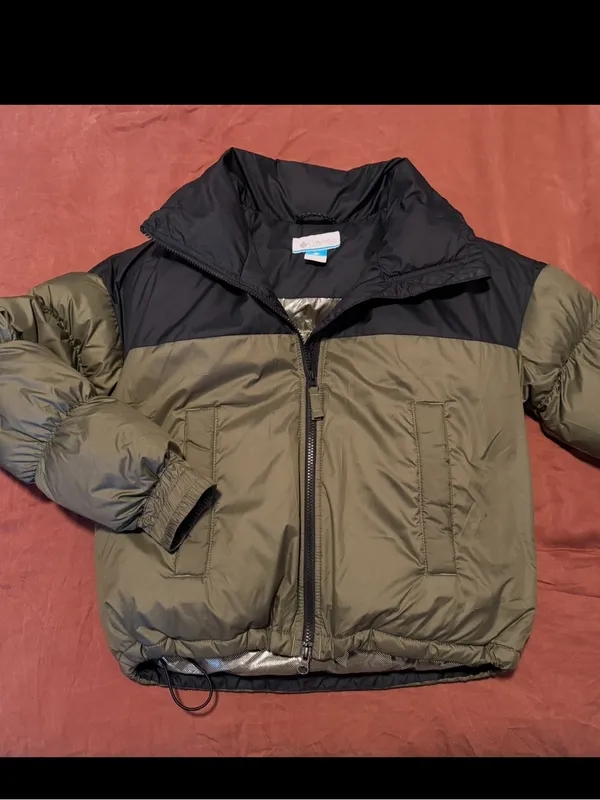 Columbia Olive Green Puffer Jacket with Black Yoke - Image 2