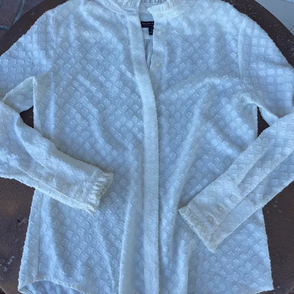 White Banana Republic Dillon classic fit blouse with ruffle collar sz xs - Image 5
