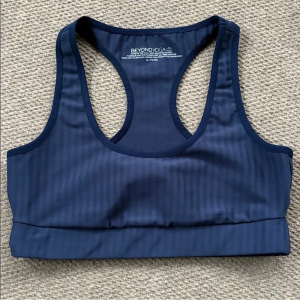 Like New Beyond Yoga Work It Over Long Line Sports Bra Navy Stripe XL Retail $70 - Image 7