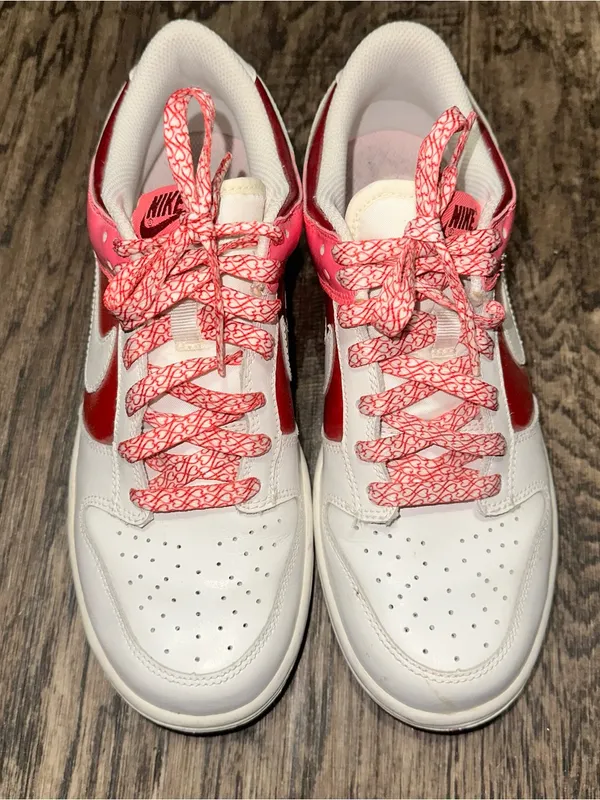 Nike Low Dunk Valentine’s Day 2024 Alternate - Image 3