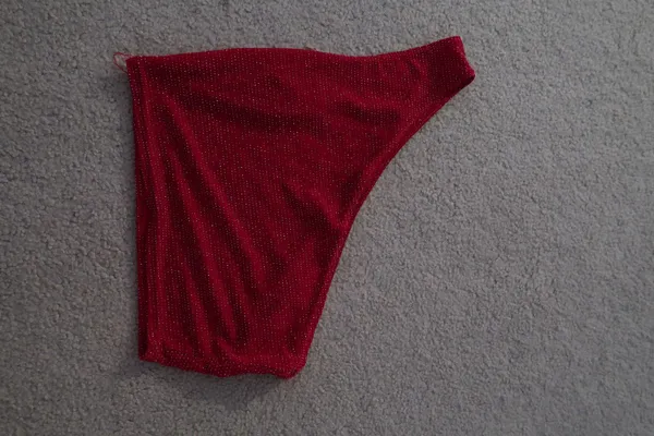 Pretty Little Thing s Red Crop Top - Image 2