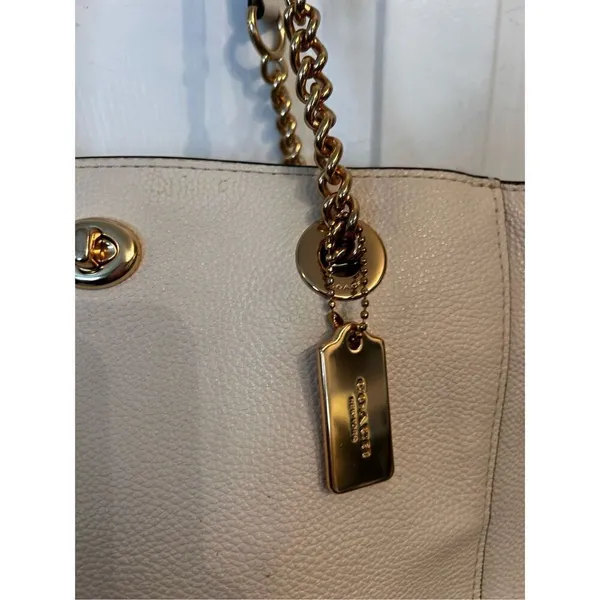 Coach TURNLOCK CHAIN TOTE 27 CHALK white or Pebble Leather Shoulder Bab - Image 9
