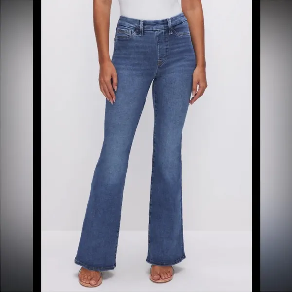 $98 Good American GA 3 (large) power stretch pull on slight flare jeans GLS478T - Image 3