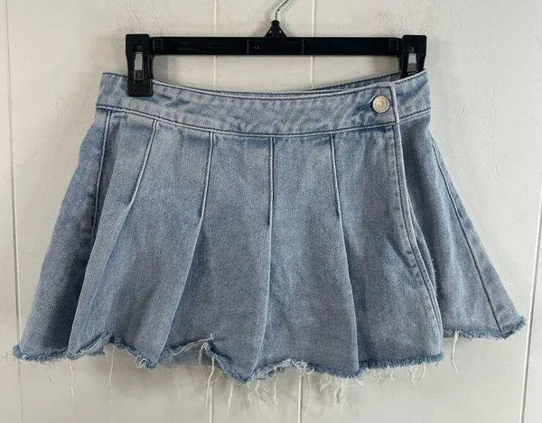 Mid Rise Pleated Denim Mini Skirt. Size 24. - Image 2