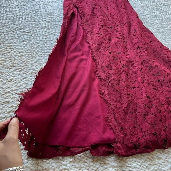 Fame and Partners The Everett Gown Floral Lace High Slit Maroon Red 0‎ - Image 5