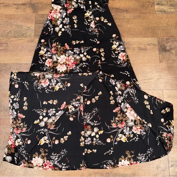 SheIn Black and Pink Floral Print Split Thigh Halter Maxi Dress with Slit - Image 8