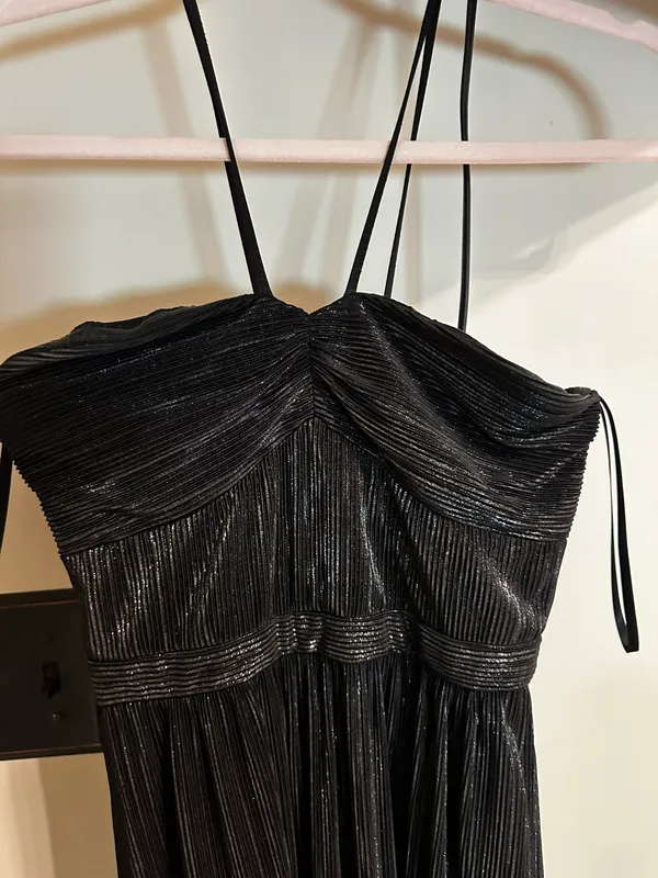 Black Gown Size 0 - Image 3