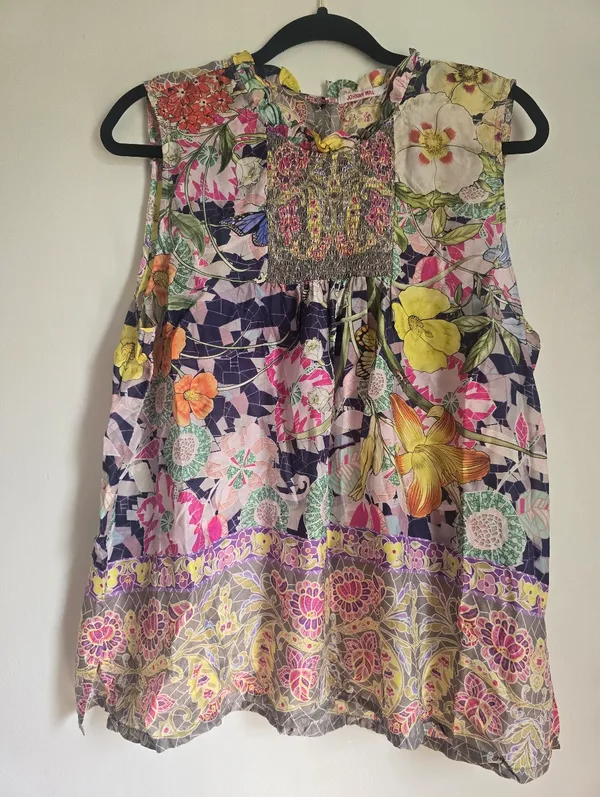 Johnny Was Cisco Ife Tank 100% Silk Tropical Floral Print Flowy Silhouette. - Image 4