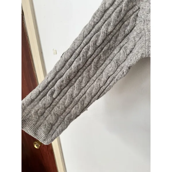 H&M Gray Cable Knit Oversized Crewneck Sweater Womens Size Small Cozy Fuzzy Wool - Image 5