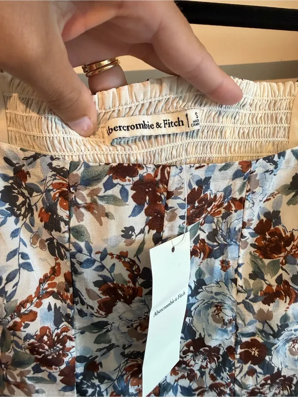 Abercrombie & Fitch Brown and Blue Floral Puff-Sleeve Square Neck Top - Image 2