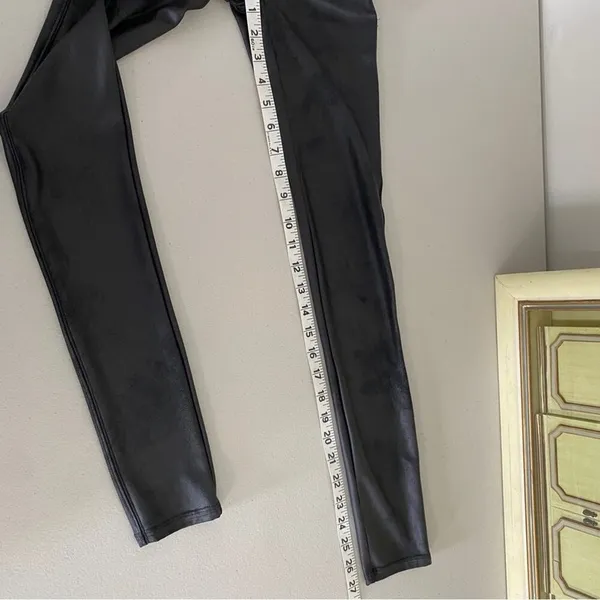 Spanx Shape Black Faux Leather Look at Me Now Fall Winter Leggings Pants Small - Image 11