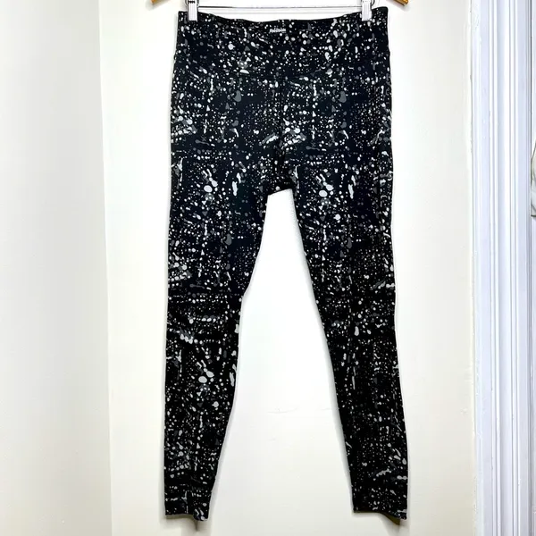 Reebok Speedwick Splatter Print Leggings Women’s SZ Large Black Gray 26” inseam - Image 3