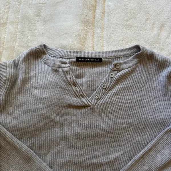 Brandy Melville S Light Gray Ribbed V-Neck Button Sweater - Image 2