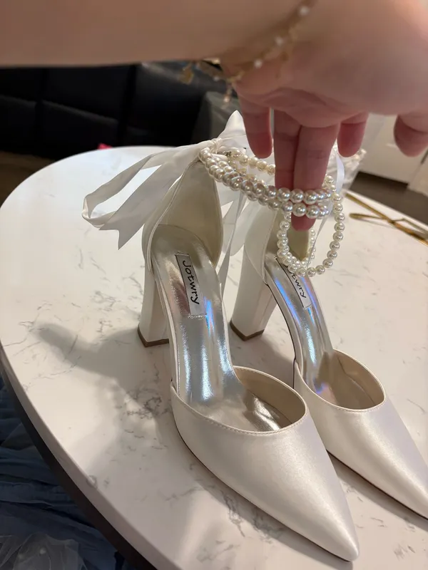 White pearl heels Size 8 - Image 2