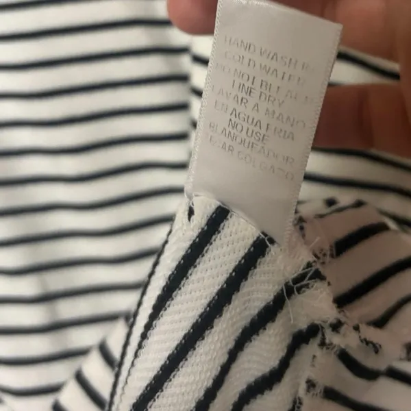 Entro White And‎ Black Stripe Top Size Small - Image 7