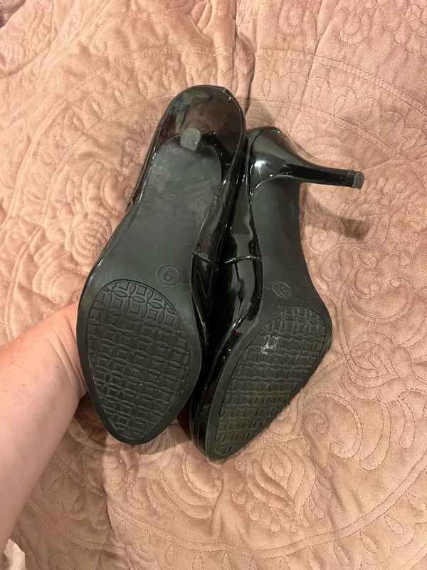 Merona Black Patent Leather High-Heel Pumps - Image 4