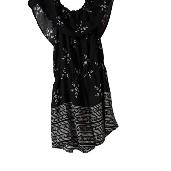 Bebop Be You Be Free Black and white floral‎ print romper Women's Size Large - Image 5