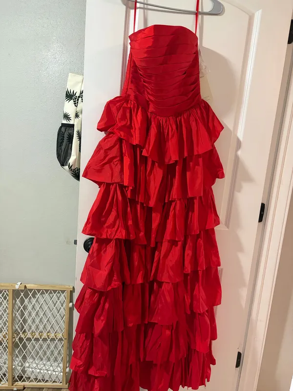 Stacees Prom Dress Red Size 6 - Image 3