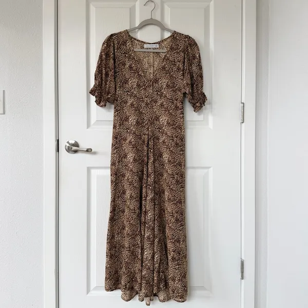 Faithfull the Brand Maggie Midi Dress in the Charlie Leopard Print - Image 4
