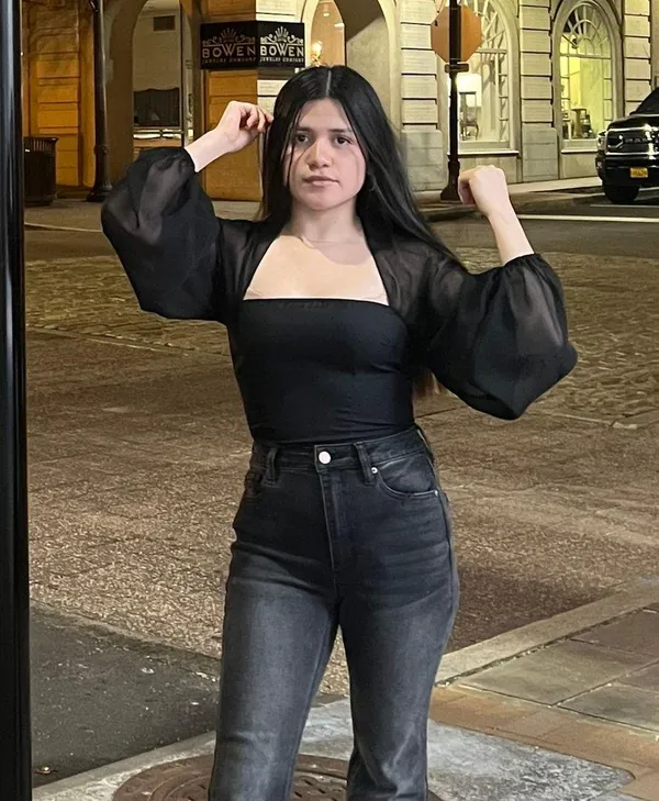 EXPRESS Cropped Long Sleeve - Image 3