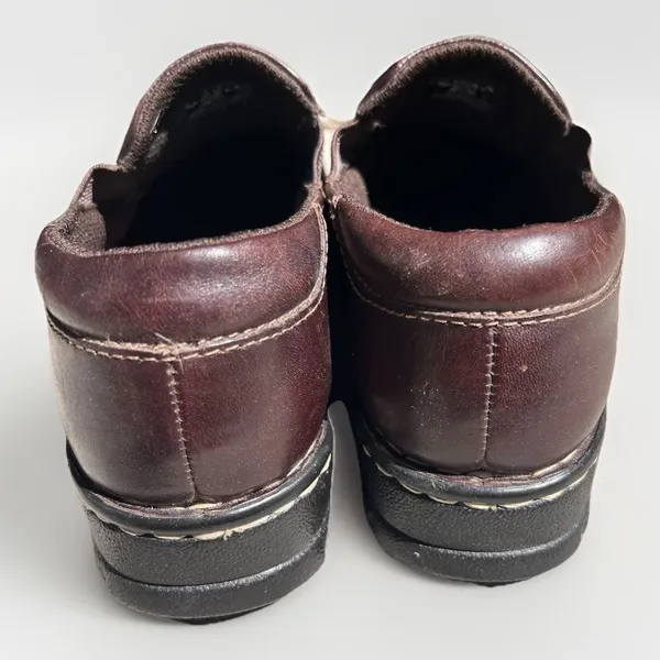 Eastland Newport Womens 10W Dark Brown Leather Slip On Clogs Shoes Granola Girl - Image 5